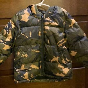 Old Navy Camouflage Boys Toddler Coat. Size 3T